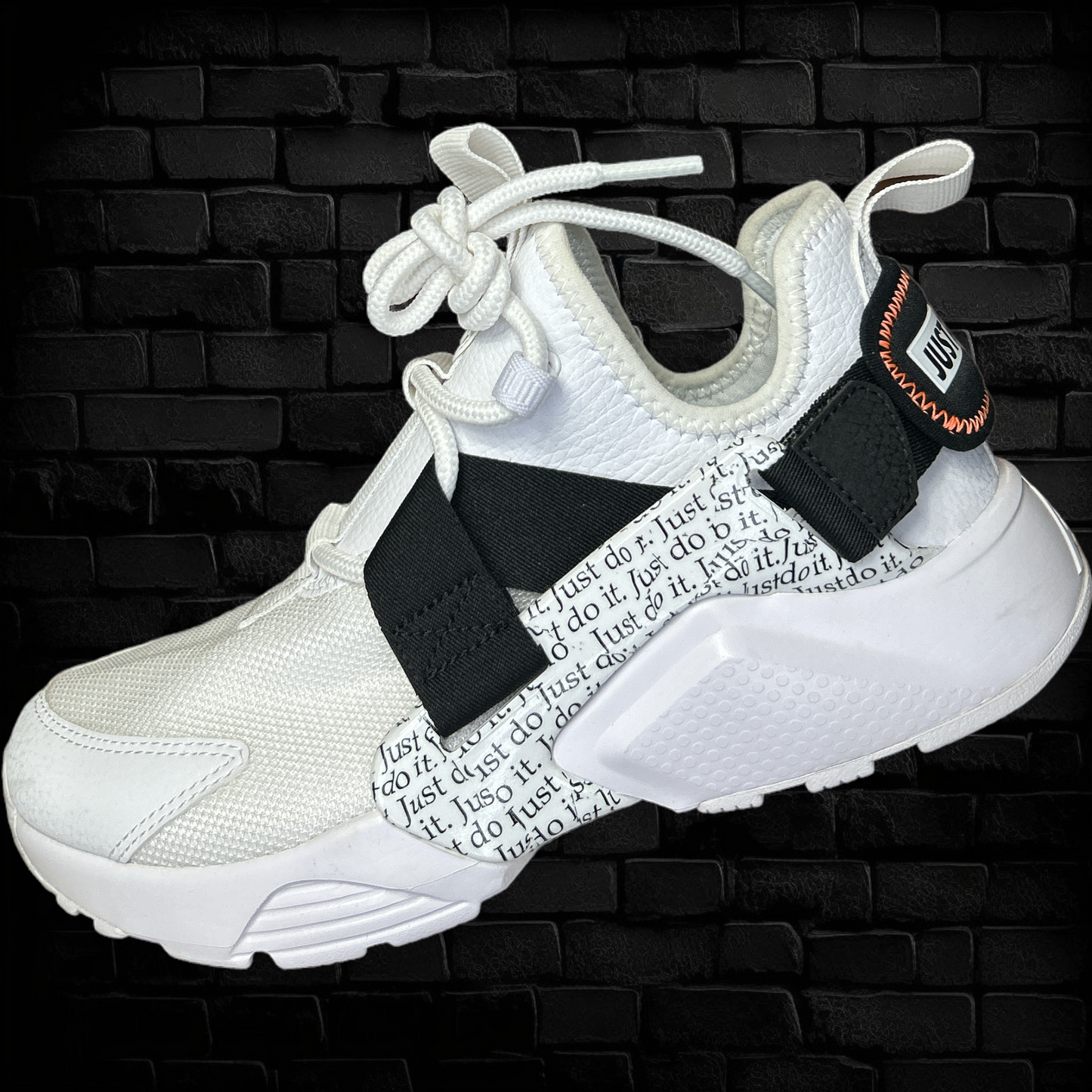 Nike Air Huarache City Low - Size 5W